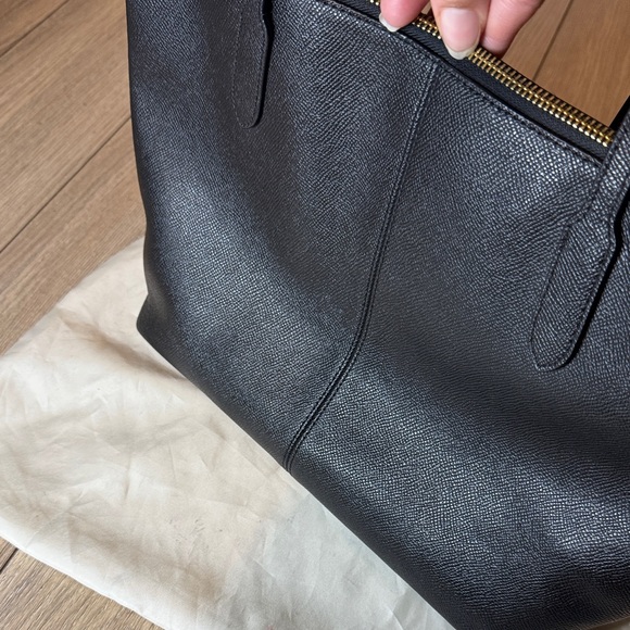 Coach Black Leather Zip-Top Tote bag - Picture 9 of 14